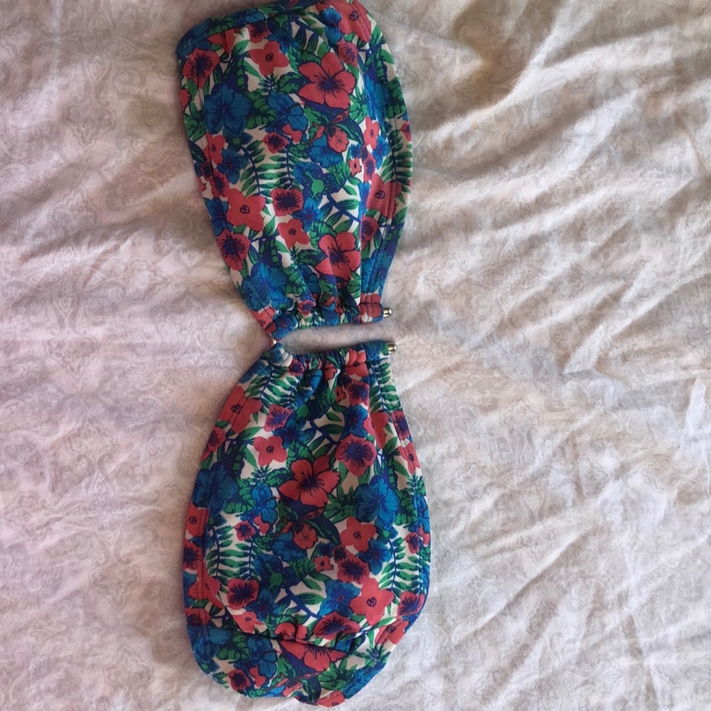 Floral bathing suit top, barely worn.